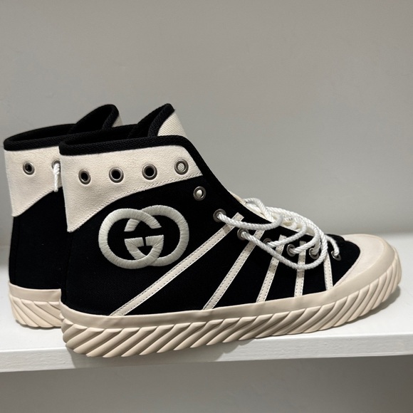 Gucci Black and White High-Top Sneakers - Picture 2 of 10